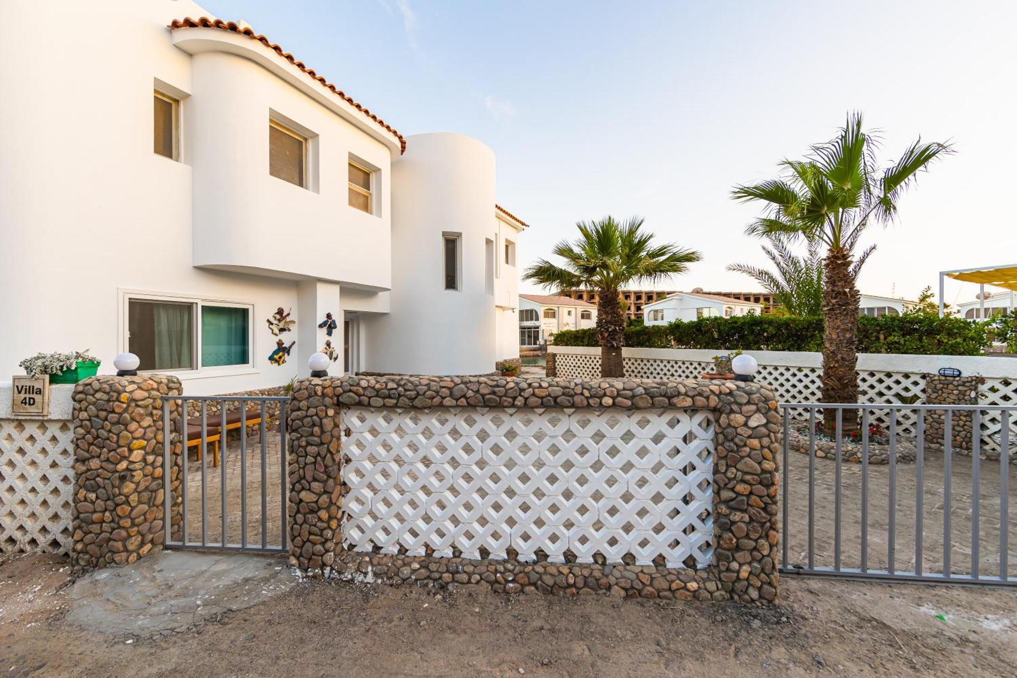 Aden Beach - Sea View Room With Beach Access In Villa Хургада Екстер'єр фото